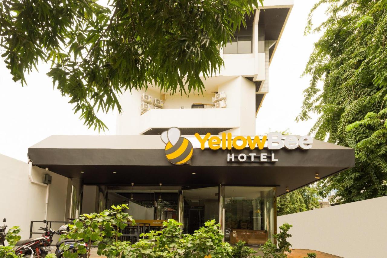 Yellow Bee Tanah Abang Jakarta Exterior photo