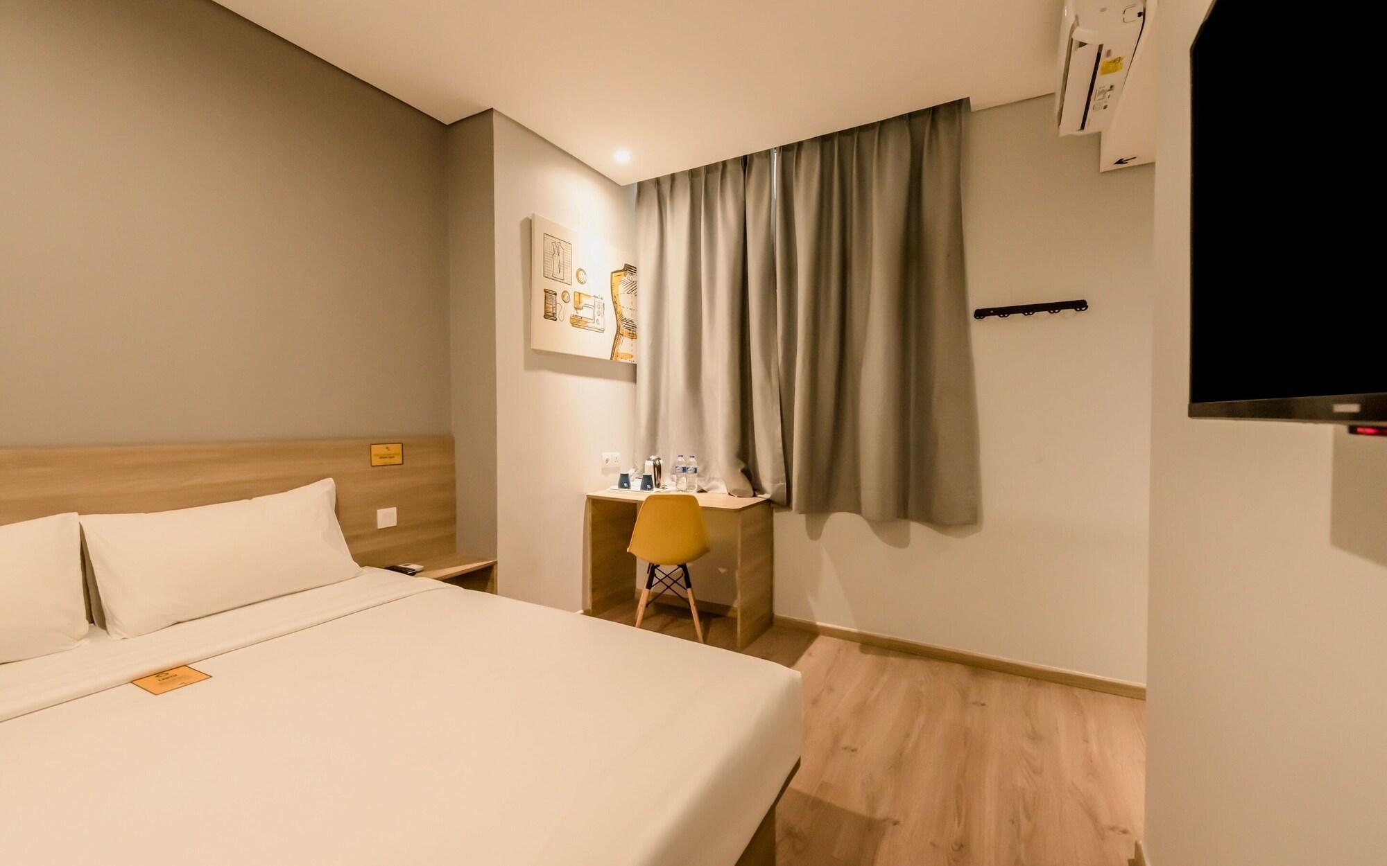 Yellow Bee Tanah Abang Jakarta Exterior photo
