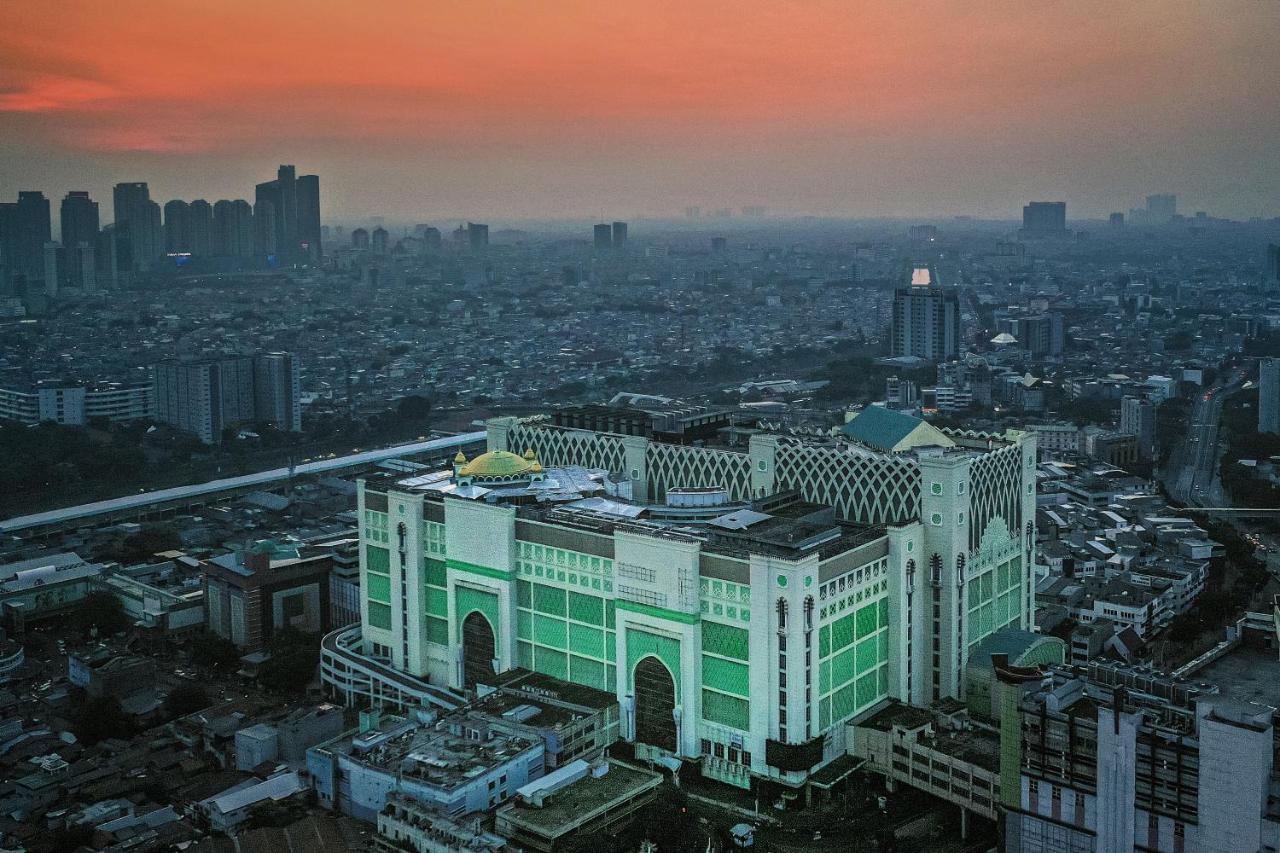 Yellow Bee Tanah Abang Jakarta Exterior photo
